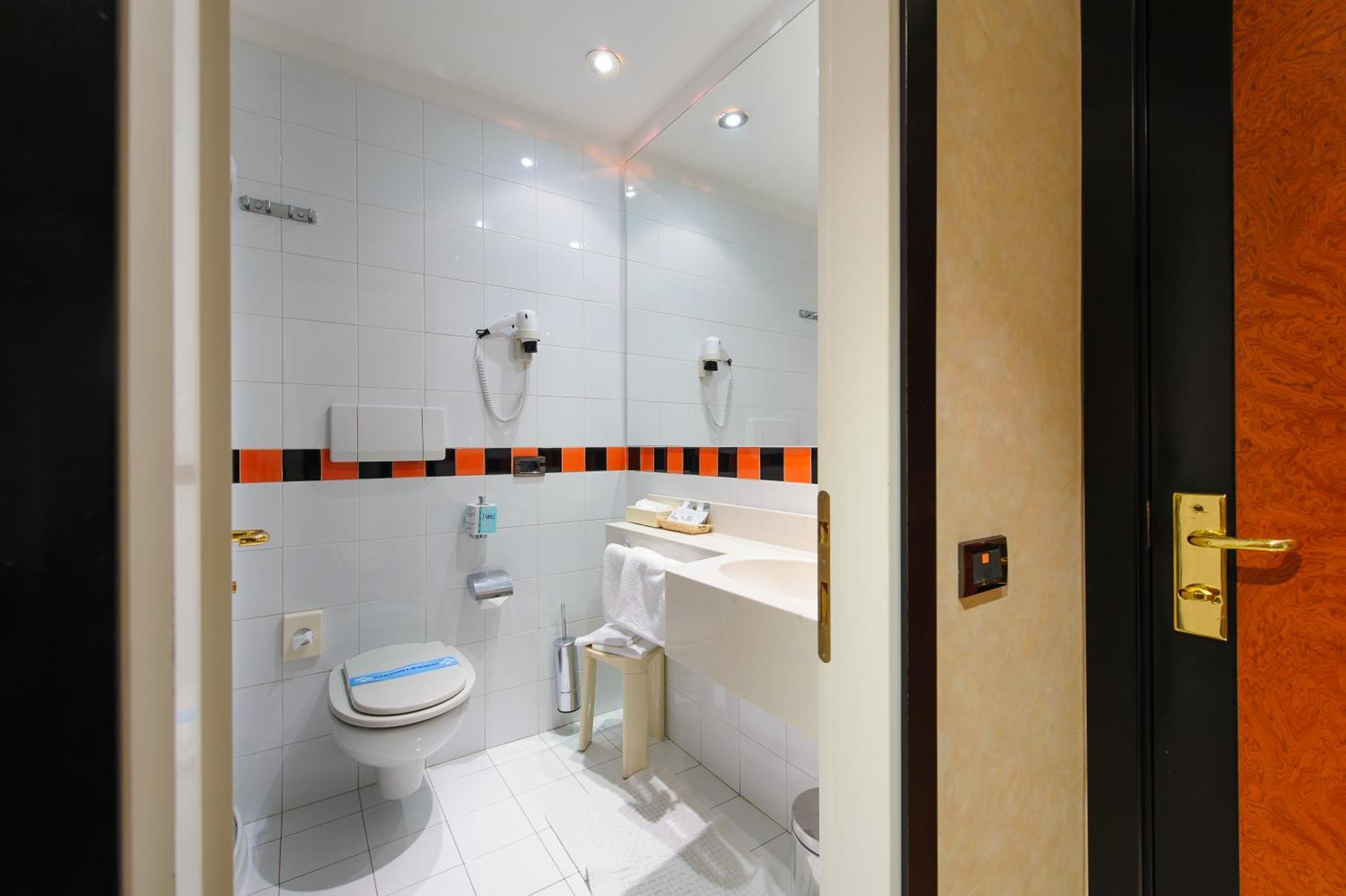 Classic Triple Room,1695738757:JPEG