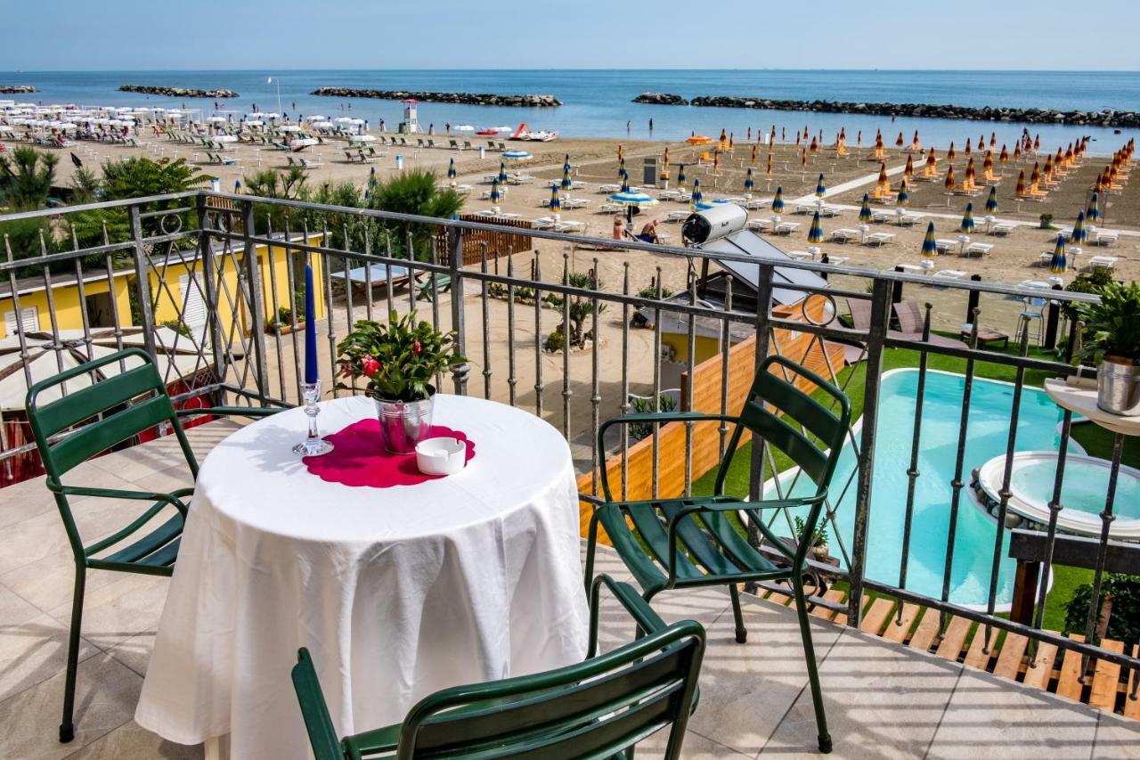 Camera Familiare con Vista Mare